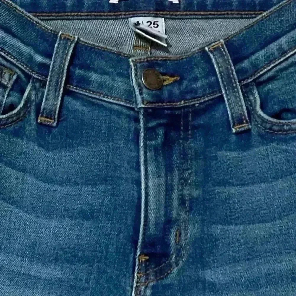 Judy Blue Mom Jeans 1 (Waist 23) Medium Wash High Waisted Whiskering Relaxed Fit - Picture 5 of 10